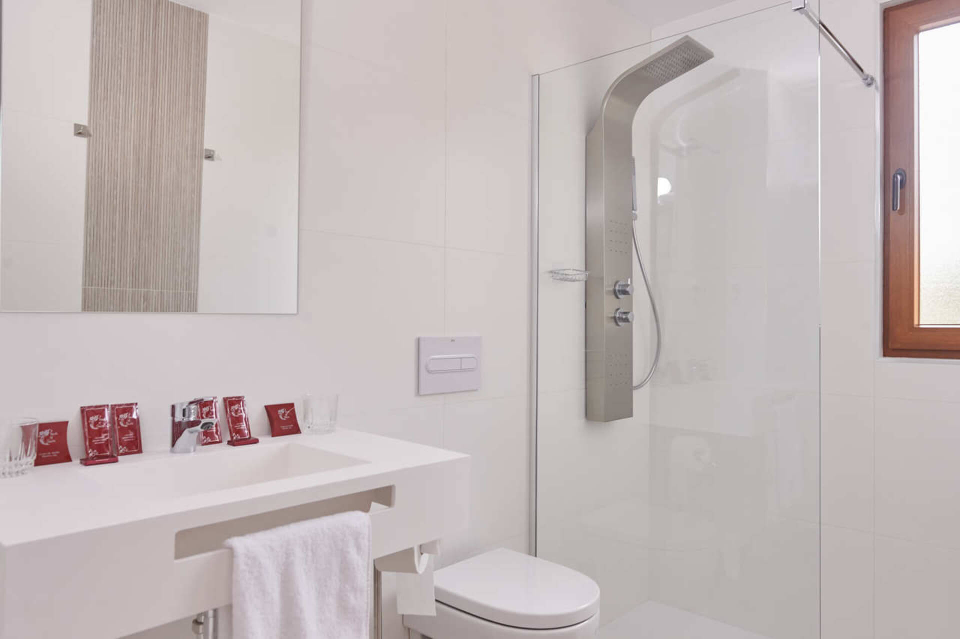 Baño de la habitación triple