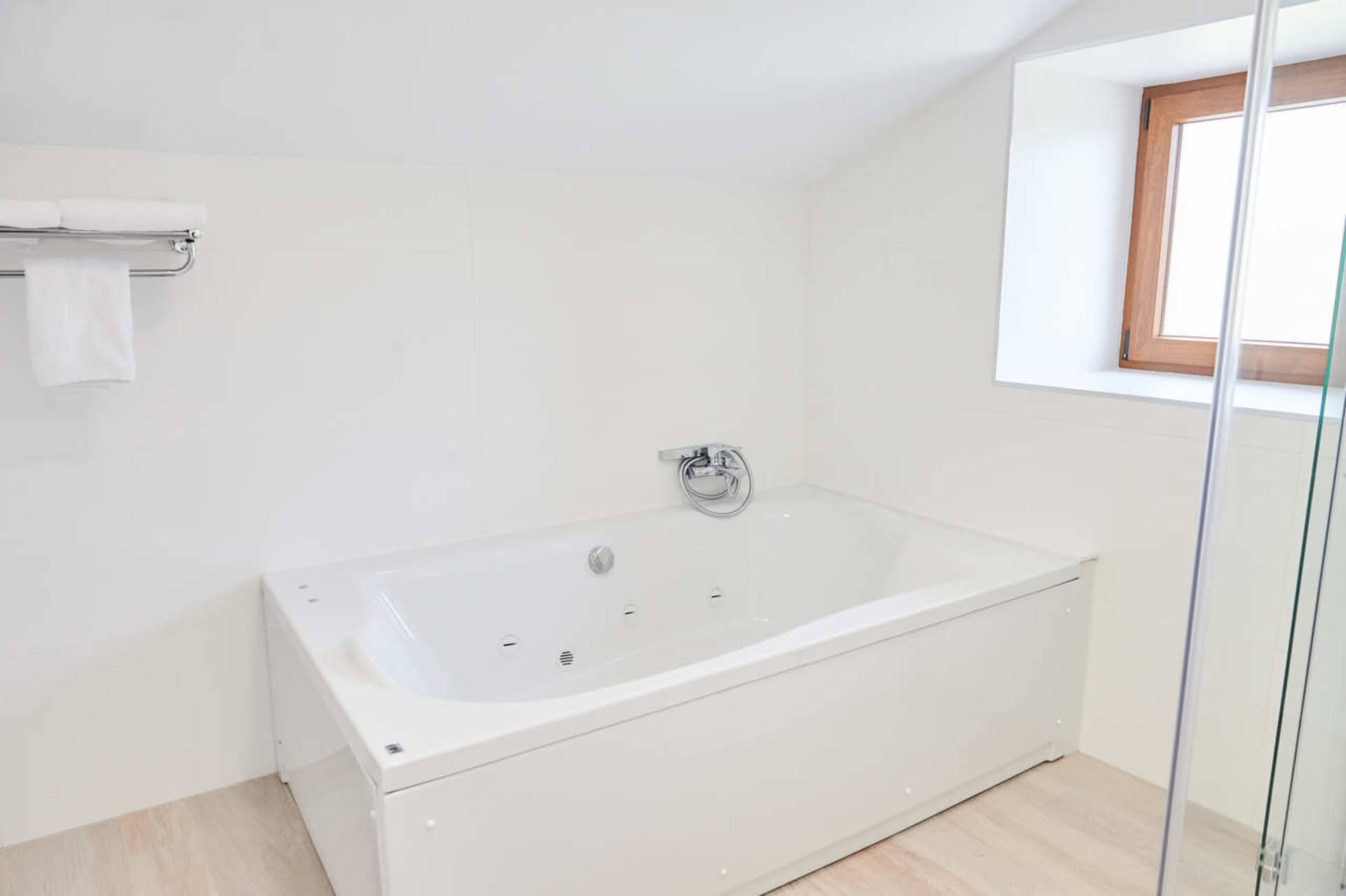 Bañera de la habitación familiar
